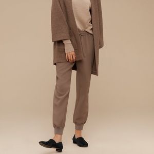 Aritzia Wilfred Buffon Pant Crepe Joggers (Tan)